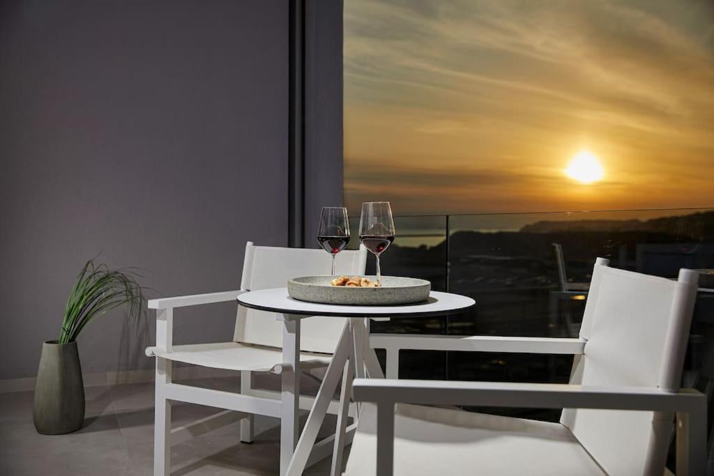 Cw Athens Riviera Suite Exterior foto